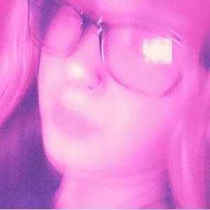 Meet your Posher, Chloe